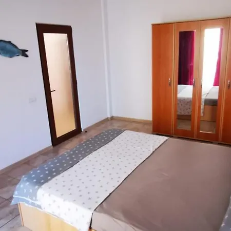 Garsoniera Corina Apartment *